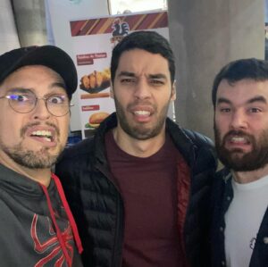 Diogo Morgado Instagram - A @lisboagamesweek é acima de tudo o evento que junta a melhor comunidade gaming de Portugal. Um movimento que vai muito para além dos joguinhos. É uma indústria pulsante e criativa onde só em Portugal há mais de 40 empresas onde equipas criam histórias cheias de desafios e personagens fascinantes. Onde o entretenimento está muitas vezes de mãos dadas à pedagogia. Onde os mundos criados e os feitos tecnológicos só não serão considerados arte, por pura ignorância. 
Abraço a todos que se cruzaram por mim no evento e que me fizeram sentir tão parte.