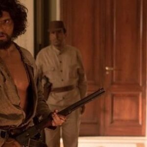 Diogo Morgado Instagram - Aqui fica uma sugestão de fim de semana. 
Este filme que podem ver na @netflix é obra do grande @galvaomarcelo e foi um dos trabalhos de composição mais complexos que fiz, por se tratar de uma época, cultura, natureza e realidade que eu totalmente desconhecia. O processo foi de submersão e vivi um mês com uma família numa aldeia remota do Nordeste Brasileiro. Com eles comi e dormi, cacei e partilhei e a eles devo muito desta personagem. A verdade deste matador é algo que ainda hoje tenho dificuldade em processar. Todos nós temos um instinto animal e de sobrevivência. Mas em todos nós também está enraizado uma verdade única desta experiência que é a vida. Se ainda não viram, fica a sugestão #netflix #netflixmovies #thekiller #omatador