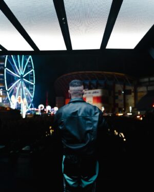 Diogo Piçarra Instagram - LEIRIA, noite mágica, obrigado pela vossa energia! 🩵
📸 @maf.raw 
🎡 @feiraleiria