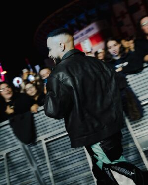 Diogo Piçarra Instagram - LEIRIA, noite mágica, obrigado pela vossa energia! 🩵
📸 @maf.raw 
🎡 @feiraleiria