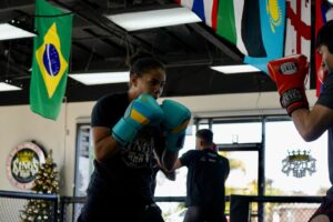 Dione Barbosa Instagram - 1 mês! #UFC301 🇧🇷✨