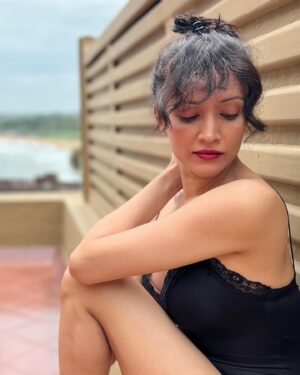 Dipannita Sharma Instagram - 🖤
 …

@dilsheratwal 

#raw #colours #black #breathe #moments #us #keepitreal
