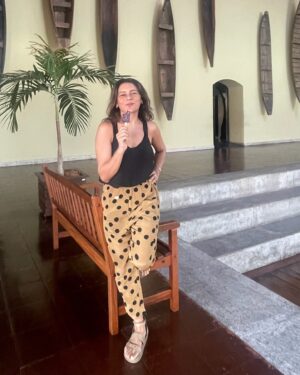 Dira Paes Instagram - Volto pra casa renovada de sabores, abraços, amores, cheiros e xeros do meu Pará. Quantas emoções! Obrigada pelo carinho por onde passei, eu estou indo, mas volto já já!!! 🤍🤍🤍
