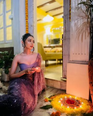 Diti Saha Instagram - Here’s to my looking like a “pataka”moment 😜🫡
Happy Diwali 🪔🪔
Here’s to Love Light and Peace ❤️