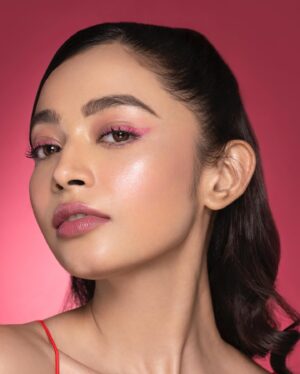 Diti Saha Instagram - Cute Fit Day 🙃 For @dotandkey.skincare campaign!!