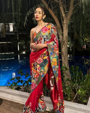 Diti Saha Instagram - All because two people fell in love !!
Enjoyed this beautiful friend’s  wedding last month in Thailand, wearing this awe so beautiful @bobocalcutta saree 🤍

Thanks to @makeup_artist_surojit for decking me up ❣️