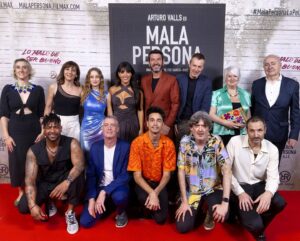 Diva O'Branco Instagram - Ya estrenamoooos!‼️
#MalaPersonaLaPelícula 🎬 
Ahora es tuyo. Que noche tan increíble tuvimos todos❤️
Dir @fergarciaruiz 

@filmaxpresenta @rodarfilms @olivia_beyondthetalent @marination_tm @danipadrotargarona #boavistafilms #jomonteirocasting

Styling: 
@companhiasolucoes 
@relishportugal