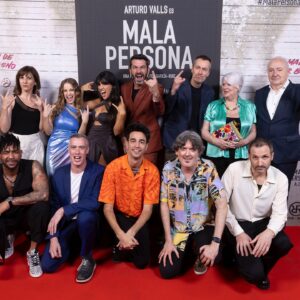 Diva O'Branco Instagram - 🌟 ¡Ya está en cines la película MALA PERSONA! 🌟

No te puedes perder esta increíble historia donde podrás disfrutar de la actriz @divaobranco interpretando a Ranona, una joven profesora de bachata que le bailará el agua a Pepe, interpretado por Arturo Valls.

🎬 Sinopsis:
Pepe es la mejor persona del mundo, hasta que descubre que tiene una enfermedad terminal y que le quedan meses de vida. Para evitarle el sufrimiento a sus seres queridos, Pepe decide convertirse en la peor persona del mundo y así alejarlos de él para que no le echen de menos cuando muera.

📽 Dirección: Fernando García-Ruiz @fergarciaruiz 
🎞️ Compañías: Rodar y Rodar, Boavista Filmes, RTVE, TV3, Mala Persona, ICAA
@rodarfilms @filmaxpresenta 

Además, podéis disfrutar de fotos exclusivas de la premiere de Mala Persona, donde Diva O’Branco luce  deslumbrante. 🤍✨

#cineespañol #boavistafilms #jomonteirocasting #estreno #malapersonalapelícula #malapersona #divaobranco