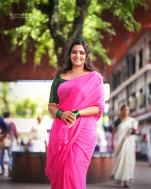 Divya Pillai Instagram - Leaving a part of my heart with Krishna! ❣️

4 days at Guruvayoor... 
met a lot of lovely people while I was there! I learnt something new from each one of you! Sending love to everyone I met! Stay blessed! 💓

📸 @vishnu_jayaram_