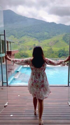Divya Pillai Instagram - A walk in nature walks the soul back home... 

A quick escape from reality at this beautiful resort @thegrandcliffmunnar 

#recharge #nature #💚