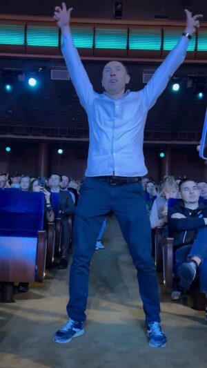 Dmitriy Fomin Instagram - Подхватываем настроение в последние весенние выходные 🔥 Кто уже готов к лету?

На видео: Государственный Кремлевский дворец, февраль 2024

Смотреть до конца 😄