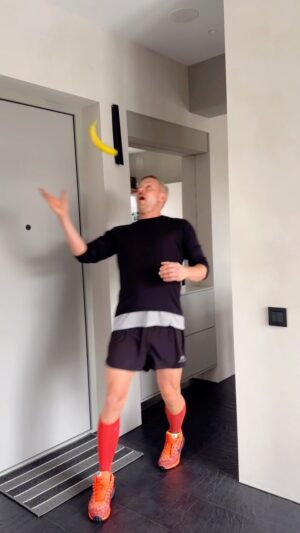Dmitriy Fomin Instagram - Когда заметил, что на весах 85 кг 😱😂 А куда сегодня торопитесь вы?