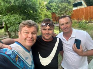 Dmitriy Guberniev Instagram - @but_vitalii_vladimirovich и @vladimirbut_007 , встреча друзей в Широкой Балке,которая,как известно,место моей силы!!! 💪💪💪💪💪💪💪💪💪💪💪💪💪💪💪💪💪💪💪💪💪💪💪💪💪💪💪💪💪 #широкаябалка #новороссийск #легендыфутбола #футбольныйобозреватель #