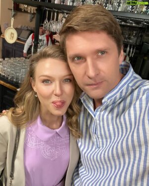 Dmitriy Pchela Instagram - Она нас, а мы её…🤪🎥
.
.
.
.
#ИнъекцияЛюбви #снимаетсякино #съемки #татьяначердынцева #дмитрийпчела #сериал #filming #lifeonset #actorslife