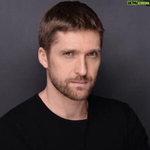 Dmitriy Pchela Instagram - Эх… да запомнит нас Facebook и Instagram, молодыми и красивыми) и да, здравствует дивный, новый Мир… я в России, в Москве, бежать никуда не собираюсь) я - русский, русским останусь и не стыжусь этого!
P.S. И, да, всё будет хорошо. Обязательно. 🙏Фото: Михаил Бучин #дмитрийпчела #фотосессия #нетрусофобии