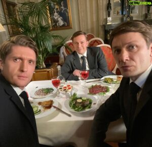 Dmitriy Pchela Instagram - Эти парни на страже Родины! 
Сериал «КОМИТЕТ»

@konstantinov_actor @true_mitiashin 
#дмитрийпчела