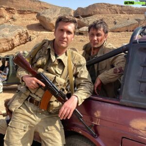 Dmitriy Pchela Instagram - Мы закончили снимать «Комитет»… Больше года жизни вместе… Когда группа становится близкой и родной…Когда приходить на площадку в радость, а время летит незаметно… Когда появляется дружба… Наверное, именно о ДРУЖБЕ мы и снимали наше кино! 
Хочу поблагодарить компанию @triiks_media , Инессу Юрченко и Сергея Щеглова за доверие и возможность стать частью этого проекта. Сценариста Андрея Тумаркина за великолепную историю, нашего режиссера Михаила Вассербаума за титанический труд и неравнодушие , всю нашу команду профессиональных и талантливых людей. Ребята, я уже по вам скучаю!
А главное, поблагодарить своих партнеров @konstantinov_actor и @mitiashin_original , парни работать с вами было радостью!!! Мы славно бились за Родину!
Ждём премьеру!!!
#Комитет #дмитрийпчела
