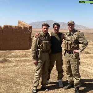 Dmitriy Pchela Instagram - Мы закончили снимать «Комитет»… Больше года жизни вместе… Когда группа становится близкой и родной…Когда приходить на площадку в радость, а время летит незаметно… Когда появляется дружба… Наверное, именно о ДРУЖБЕ мы и снимали наше кино! 
Хочу поблагодарить компанию @triiks_media , Инессу Юрченко и Сергея Щеглова за доверие и возможность стать частью этого проекта. Сценариста Андрея Тумаркина за великолепную историю, нашего режиссера Михаила Вассербаума за титанический труд и неравнодушие , всю нашу команду профессиональных и талантливых людей. Ребята, я уже по вам скучаю!
А главное, поблагодарить своих партнеров @konstantinov_actor и @mitiashin_original , парни работать с вами было радостью!!! Мы славно бились за Родину!
Ждём премьеру!!!
#Комитет #дмитрийпчела