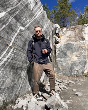 Dmitriy Shepelev Instagram - Рекомендация для вас в путешествии по Карелии Горный парк Рускеала @ruskealapark Зашло даже капризным детям, которые типа такие «ой, а когда уже мы приедем?» Все получили удовольствие