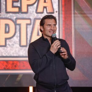 Dmitriy Yashankin Instagram - С Великим праздником Пасхи !!!

Храни вас Бог !!!