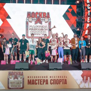 Dmitriy Yashankin Instagram - С Великим праздником Пасхи !!!

Храни вас Бог !!!