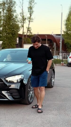 Dmitriy Yashankin Instagram - ПОМЕНЯЛ ТАЧКУ 
@timecar_rental_ru 

Если желаете и можете себе позволить, обращайтесь 👌🏻