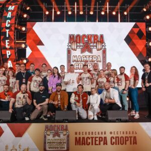 Dmitriy Yashankin Instagram - С Великим праздником Пасхи !!!

Храни вас Бог !!!