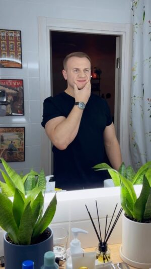 Dmitriy Zhuravlyov Instagram - Моя кожа под защитой 🧴