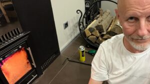 Dmitry Puchkov Instagram - Хорошо вернуться домой, как следует выспаться и сходить в баньку.