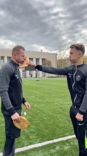Dmitry Tarasov Instagram - Как думаете кто победил?😅
