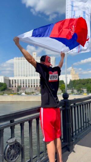 Dmitry Tarasov Instagram - С Днём России! Горжусь! 🇷🇺🔥 #ДеньРоссии #ДмитрийТарасов