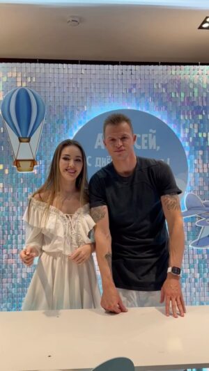 Dmitry Tarasov Instagram - Круто отметили день рождения сына! Спасибо  @lobacheva_project за организацию праздника! #АлексеюДмитриевичуГод