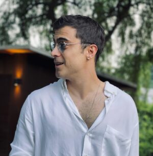 Doğaç Yıldız Instagram - “Konum atmaya gerek yok menfaati olan bulur bizi”
demiş avşalı bir anonim. 
#tb #beyliksözler #anonim