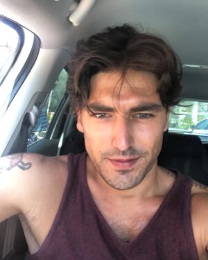 Doğan Bayraktar Instagram - ☀️🖐:))..