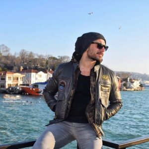 Doğan Bayraktar Instagram - ☀️🕶:)