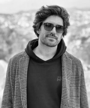 Doğan Bayraktar Instagram - ◻️◼️))