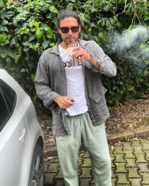 Doğan Bayraktar Instagram - ☕️🍃