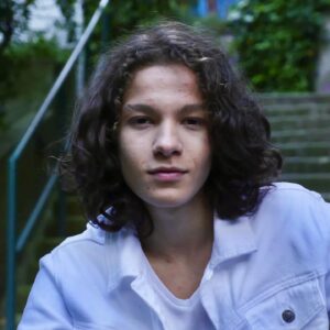 Doğan Can Sarıkaya Instagram - Beyazlar içinde