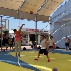 Doğu Demirkol Instagram - Gangstalarla basketbol keyfi...