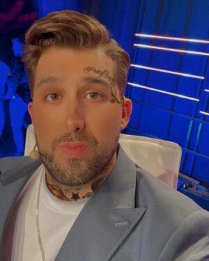 Doğu Demirkol Instagram - Maskelerin düşeceği o kutlu akşam is loading!