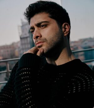 Doğukan Güngör Instagram - @sezerismailsenturks
@gardiropmagazin