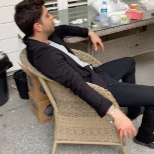 Doğukan Güngör Instagram - E oluyo bunlar