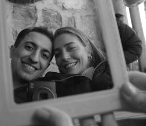 Doğukan Polat Instagram - Ölüm gibi bir şey oldu ama kimse ölmedi… :) 🌹
 Birbirinden yetenekli güzel insanları buluşturan, unutulmaz bir işe imza atan yapımcımız sevgili Onur Güvenatam’a ve @ogm.pictures ailesine🌹💐

Müthiş bir dünya yaratıp, iki olup bir olmayı nasıl başardıklarını anlamadığım, yetenekleri ayrı insanlıkları ve iletişimleri ayrı güzel, tanımaktan ve çalışmaktan şeref duyduğum Sevgili yönetmenlerim Burcu Alptekin ve Alptekin Bozkurt’a, 🌹🌹🫀 @burcu.alptekin @quequeck 

Harika bir iş çıkaran senaristlerimiz Mehmet Barış Günger ve Erhan Tuncer’e @gungerbob @erhantuncer 📝💐🙏

Görsel bir şölen sunan görüntü yönetmenlerimiz
Tolga Çetin, Semih Kurt, Nail Koç’a @fotodirektor  @smhkrt 🎥🫀💐

Gösterdikleri yakınlık, özveri ve emeklerinden dolayı tüm yapım,reji, sanat, ses, kostüm, makyaj, ışık, teknik ve set ekibine @ali_aktrk_  @makeupbyhatice @zeynep_akcakaya @ebruyaseminn @hasangevher.hairstyling @kecikceyda @duygugulencnuh 💐🌍🌲
Son üç işimde birlikte çalıştığım Star tv ve çalışanlarına.⭐️⭐️⭐️ @startv 

Ve kocaman bir iyi ki… İnanılmaz yetenekli ve bir arada olmaktan neşeyle dolduğum, korkunç şekilde birlikte yaratmanın,  gülmenin, ağlamanın özlemini duyacağım ve içimde hissedeceğim oyuncu arkadaşlarım;🥲❤️‍🔥🌹💐🌄☀️
Çetin Tekindor, Yiğit Tuncay, Şerif Sezer, Hülya Duyar, Mert Ramazan Demir, Afra Saraçoğlu, Emre Altuğ, Gülçin Santırcıoğlu, Gözde Kansu, Öznur Serçeler, Ersin Arıcı, Beril Pozam, Diren Polatoğulları, İrem Altuğ, Selen Özbayrak, Sezin Bozacı Mohammed Mustafa, Umut Gezer, Buçe Buse Kahraman, Toprak Sağlam, Baran Bölükbaşı, Ediz Akşehir’e…  @cetintekindor01  @serifsezer @yigittuncay @emrealtug @gulcinsant @mertramazandemir @afrasaracoglu @oznurserceler @gozdekansu @ersinarc @iremaltug @sezinbozaci @selenozbayrak @mohammeddmustafaa @umuttgezer @bucekahraman @topraksaglamofficial @direnpolatogullariofficial @berilpozam @hulyaduyar @baranbolukbasii @edizaksehir1 
 
Allah’a emanet olun, birlikte yeniden karşılaşmayı ümit ederek, gözlerinizden öperim, kalın sağlıcakla… 🕯️🧎🏻🫀