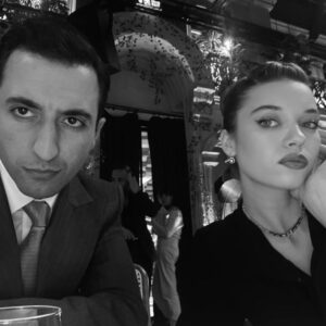 Doğukan Polat Instagram - Ölüm gibi bir şey oldu ama kimse ölmedi… :) 🌹
 Birbirinden yetenekli güzel insanları buluşturan, unutulmaz bir işe imza atan yapımcımız sevgili Onur Güvenatam’a ve @ogm.pictures ailesine🌹💐

Müthiş bir dünya yaratıp, iki olup bir olmayı nasıl başardıklarını anlamadığım, yetenekleri ayrı insanlıkları ve iletişimleri ayrı güzel, tanımaktan ve çalışmaktan şeref duyduğum Sevgili yönetmenlerim Burcu Alptekin ve Alptekin Bozkurt’a, 🌹🌹🫀 @burcu.alptekin @quequeck 

Harika bir iş çıkaran senaristlerimiz Mehmet Barış Günger ve Erhan Tuncer’e @gungerbob @erhantuncer 📝💐🙏

Görsel bir şölen sunan görüntü yönetmenlerimiz
Tolga Çetin, Semih Kurt, Nail Koç’a @fotodirektor  @smhkrt 🎥🫀💐

Gösterdikleri yakınlık, özveri ve emeklerinden dolayı tüm yapım,reji, sanat, ses, kostüm, makyaj, ışık, teknik ve set ekibine @ali_aktrk_  @makeupbyhatice @zeynep_akcakaya @ebruyaseminn @hasangevher.hairstyling @kecikceyda @duygugulencnuh 💐🌍🌲
Son üç işimde birlikte çalıştığım Star tv ve çalışanlarına.⭐️⭐️⭐️ @startv 

Ve kocaman bir iyi ki… İnanılmaz yetenekli ve bir arada olmaktan neşeyle dolduğum, korkunç şekilde birlikte yaratmanın,  gülmenin, ağlamanın özlemini duyacağım ve içimde hissedeceğim oyuncu arkadaşlarım;🥲❤️‍🔥🌹💐🌄☀️
Çetin Tekindor, Yiğit Tuncay, Şerif Sezer, Hülya Duyar, Mert Ramazan Demir, Afra Saraçoğlu, Emre Altuğ, Gülçin Santırcıoğlu, Gözde Kansu, Öznur Serçeler, Ersin Arıcı, Beril Pozam, Diren Polatoğulları, İrem Altuğ, Selen Özbayrak, Sezin Bozacı Mohammed Mustafa, Umut Gezer, Buçe Buse Kahraman, Toprak Sağlam, Baran Bölükbaşı, Ediz Akşehir’e…  @cetintekindor01  @serifsezer @yigittuncay @emrealtug @gulcinsant @mertramazandemir @afrasaracoglu @oznurserceler @gozdekansu @ersinarc @iremaltug @sezinbozaci @selenozbayrak @mohammeddmustafaa @umuttgezer @bucekahraman @topraksaglamofficial @direnpolatogullariofficial @berilpozam @hulyaduyar @baranbolukbasii @edizaksehir1 
 
Allah’a emanet olun, birlikte yeniden karşılaşmayı ümit ederek, gözlerinizden öperim, kalın sağlıcakla… 🕯️🧎🏻🫀