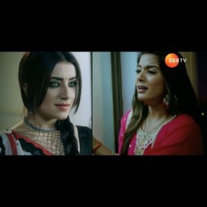 Dolly Chawla Instagram - Kya Shakti ke saamne kabhi aa paayega Mohini ka asli chehra? Dekhiye #PyaarKaPehlaAdhyayaShivShakti, har roz, shaam 7 baje, sirf #ZeeTV par aur kahin bhi, kabhi bhi @zee5shows par. 
 
#ShivShaktiOnZeeTV #Promo

@nikkisharmaofficial 
@dollychawla22