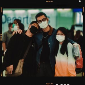 Dominic Ho Instagram - *
識咗好似都有10年
心底裡面一直都放你喺好兄弟個類別嗰度
好多嘢都會想搵你傾好多嘢都想聽你分享
即使以後會比較少機會見面對話
不過我哋一定會再見面
希望你哋一家5口過到去要開心平安同幸福
我留下來等你哋返嚟
As always
See you soon brother❤️
