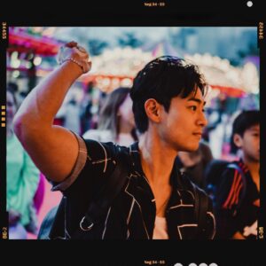 Dominic Ho Instagram - *
Bye 2023
Hi 2024
Happy new year everyone 🫶🏻
#dominic何浩文 #hongkongactor #actor #香港演員 #演員 #2024 #happynewyear #happynewyear2024