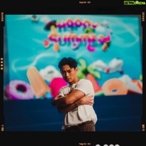 Dominic Ho Instagram - *
6月4號晚上九點有好開心嘅「濠玩夏水禮」
大家記得睇喇

圖2係 @danielchau928 叫我畀多啲態度佢
我真係有畀佢

#dominic何浩文 #hongkongactor #actor #香港演員 #演員 #happysummer #tvb #濠玩夏水禮