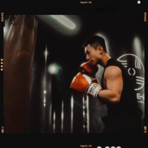 Dominic Ho Instagram - *
2022由有頭髮冇打拳
一直拍拍拍拍
拍到冇咗頭髮然後到而家
我開始有返頭髮同打返拳
踏入2023
我會更加努力
等我
To the top
#dominic何浩文 #hongkongactor #actor #香港演員 #演員 #2023 #happynewyear #happynewyear2023