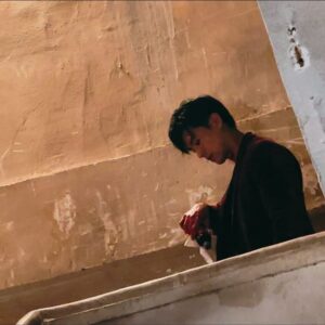 Dominic Ho Instagram - *
關於Dave死嗰場
因為想死得好啲
我睇咗幾場有割頸嘅荷里活電影去做參考然後用Dave個角色性格嘅基礎演出呢一場
呢場係我做演員死過咁多次我最鍾意嘅一場
繼續努力

圖3係拍滴血嘅Close up我覺得會好好玩我提議自己做返
點知
真係好好玩
#dominic何浩文 #hongkongactor #actor #香港演員 #演員 #dave #胡志文 #一舞傾城